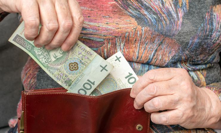 Emerytury w górę. Dziemianowicz-Bąk: 2,8 mln osób dostało już wyższy przelew