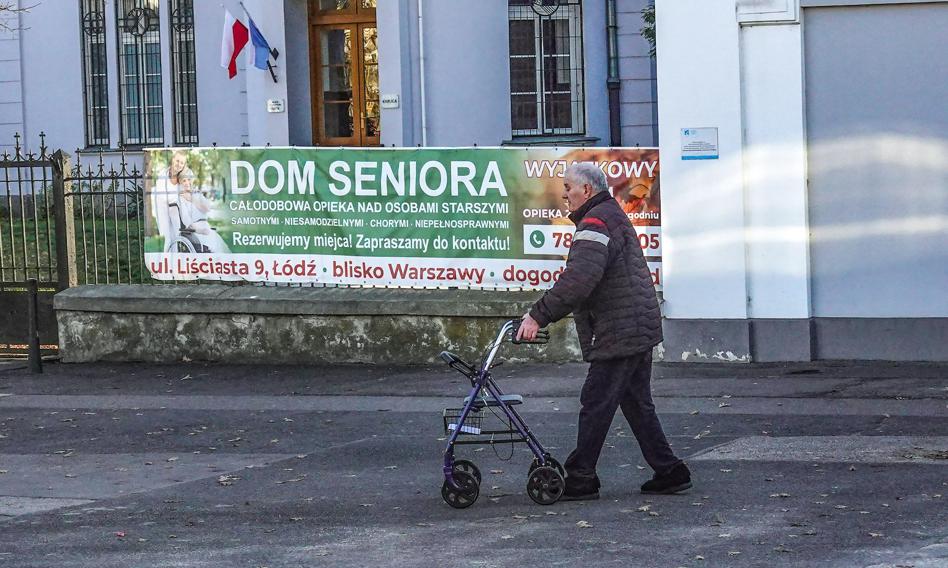 Emerytura nie wystarczy. Tyle naprawdę kosztuje opieka nad seniorem w Polsce