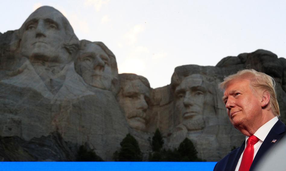 Trump na Mount Rushmore. Wstępne koszty to 500 mln dolarów, ale co to dla niego