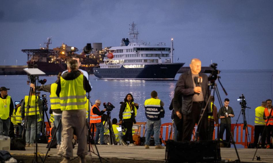Statek MV Hondius przybył na Teneryfę. Wielka ewakuacja pod nadzorem WHO