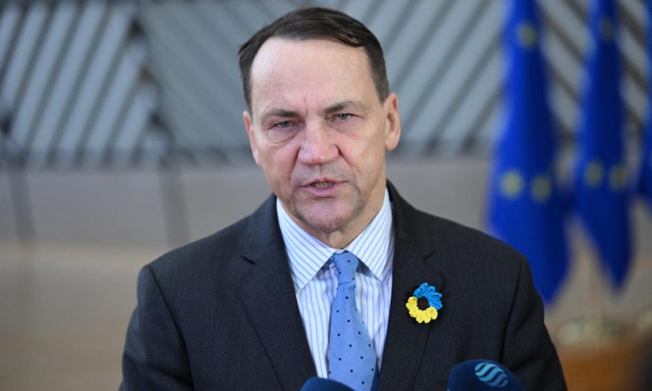 Sikorski: Putin popełnił błąd, atakując Ukrainę i musi zapłacić cenę