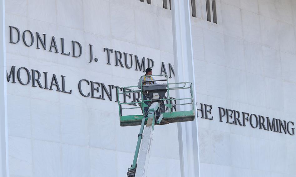 Już nie Kennedy Center, a Trump-Kennedy Center. Legendarna sala koncertowa zmienia nazwę