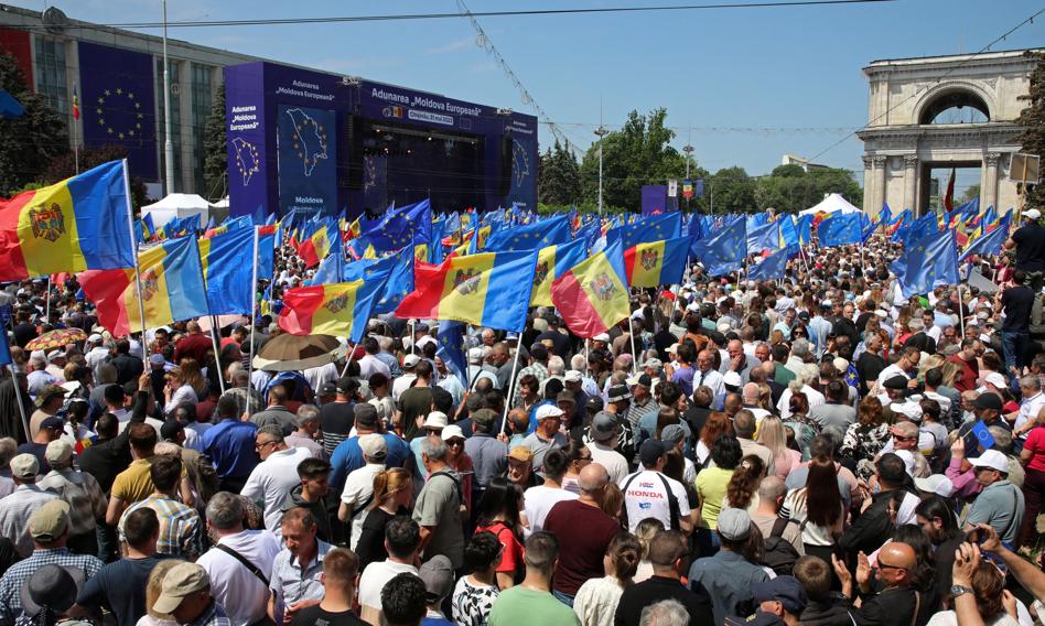Mołdawia jednak bliżej Europy. Proeuropejska partia ma większość w parlamencie