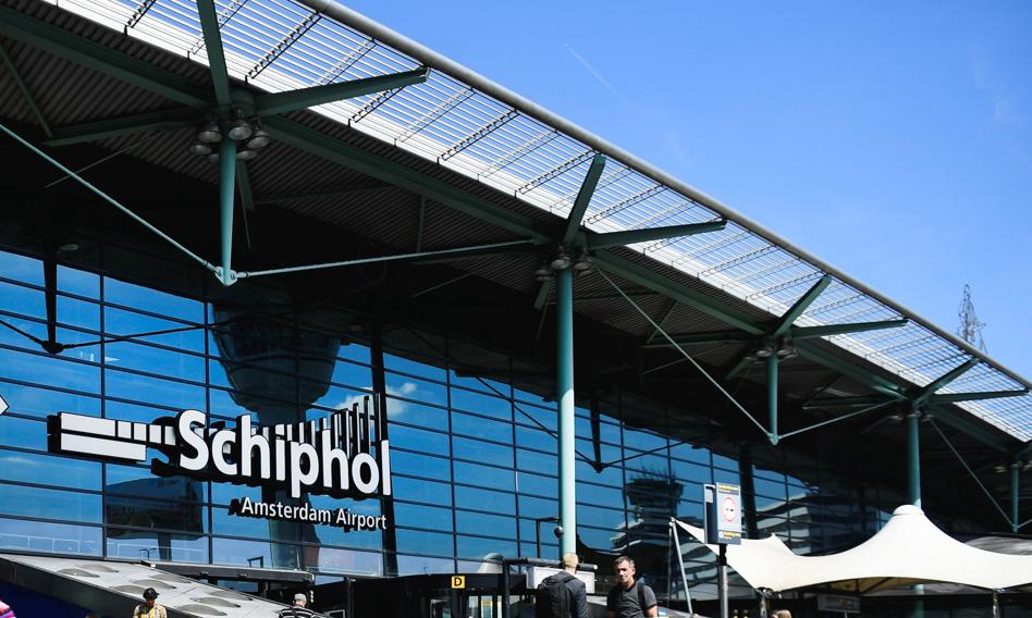 Incydent z dronem nad lotniskiem Schiphol. Pas zamknięty na 45 minut