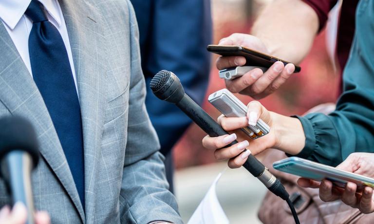 Kanadská vláda je na válečné stezce s Meta a Google.  „Zaplaťte našim novinářům“