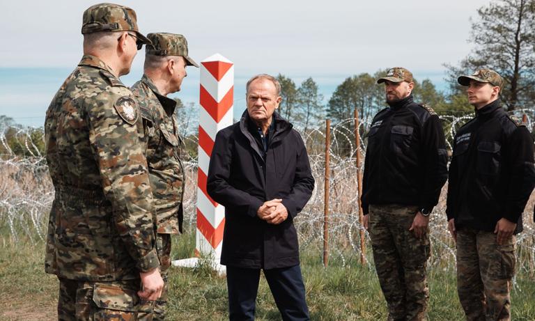 Premier na granicy z Białorusią: Nie ma limitów środków, jeśli chodzi o bezpieczeństwo Polski