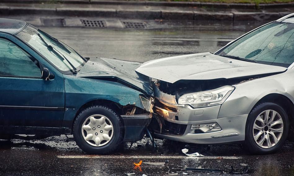 Stłuczka z ukraińskim kierowcą to nie koniec świata. Kilka zasad i tak warto znać