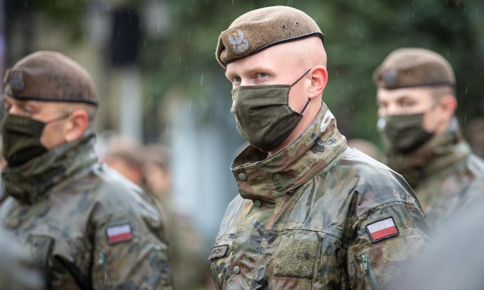 Błaszczak: Obowiązkiem żołnierzy jest się zaszczepić