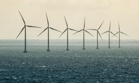 Pływające turbiny wiatrowe to przyszłość? Polskie stocznie są w stanie produkować takie konstrukcje, ale jest haczyk
