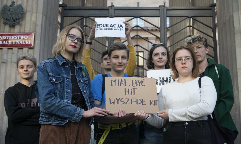 Zniknął HiT, znikają etaty. Nauczyciele historii na celowniku