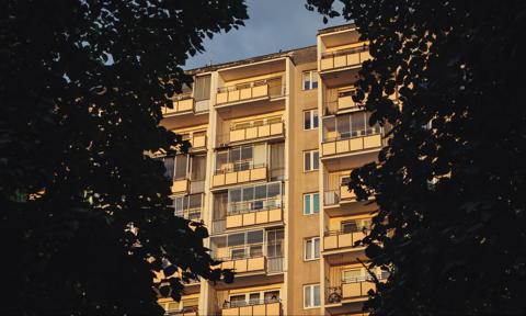Mieszkania już tańsze niż rok temu. W tych miastach najłatwiej je znaleźć