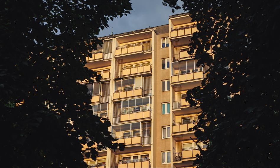 Mieszkania już tańsze niż rok temu. W tych miastach najłatwiej je znaleźć