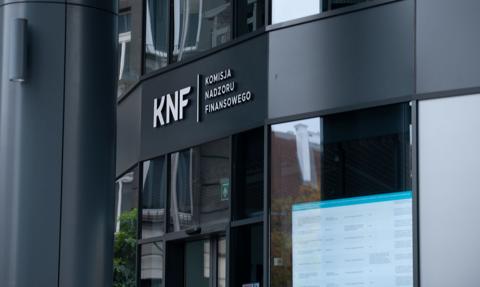 KNF wszczęła postępowania wyjaśniające dot. obrotu akcjami kilku spółek, m.in. Ekipą Friza