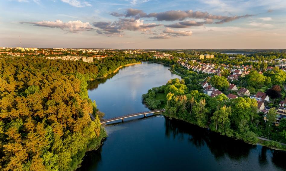 Kontrowersyjna inwestycja na Warmii. Kościół wybyduje nowoczesny hotel