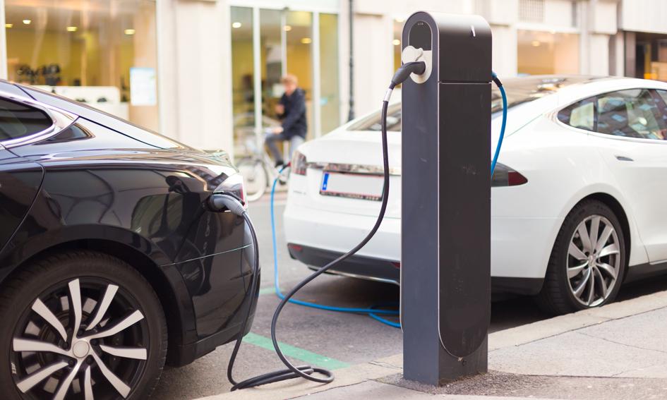 BMW, Daimler, Ford i Volkswagen uruchomią sieć stacji dla pojazdów elektrycznych