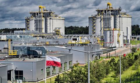 Wprowadzono zakaz przebywania wokół terminalu LNG w Świnoujściu