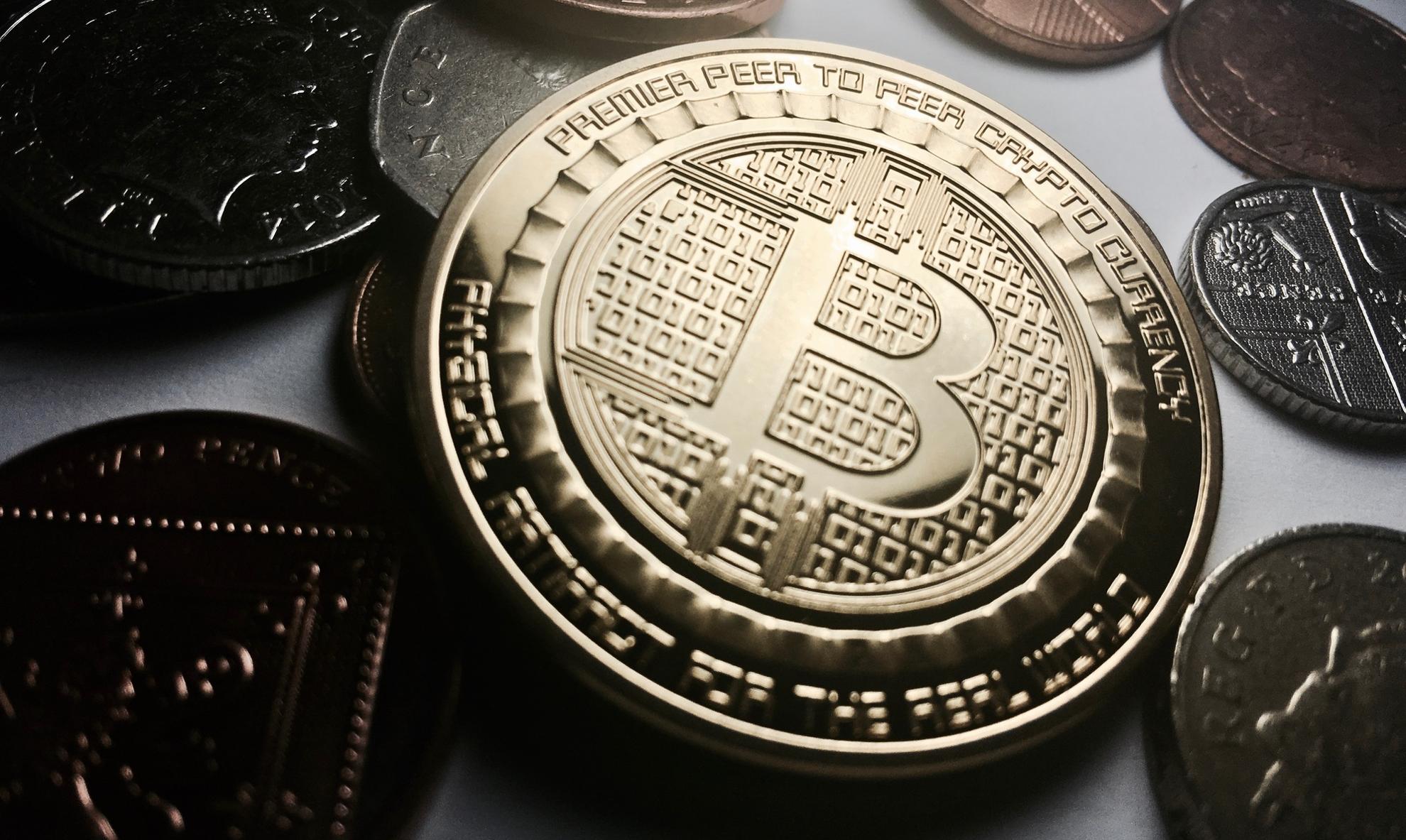 Bitcoin tańczy na 10 000 dolarów - Bankier.pl