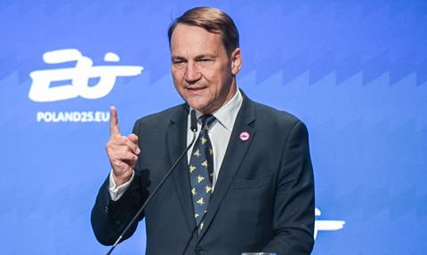 Sikorski we Lwowie: Większość krajów europejskich zdeterminowana we wsparciu dla Ukrainy