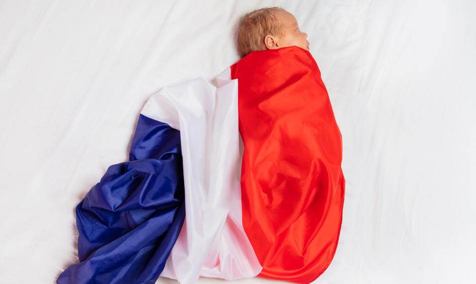 Francja walczy z demografią. "Liczba zgonów przekroczyła liczbę urodzeń"