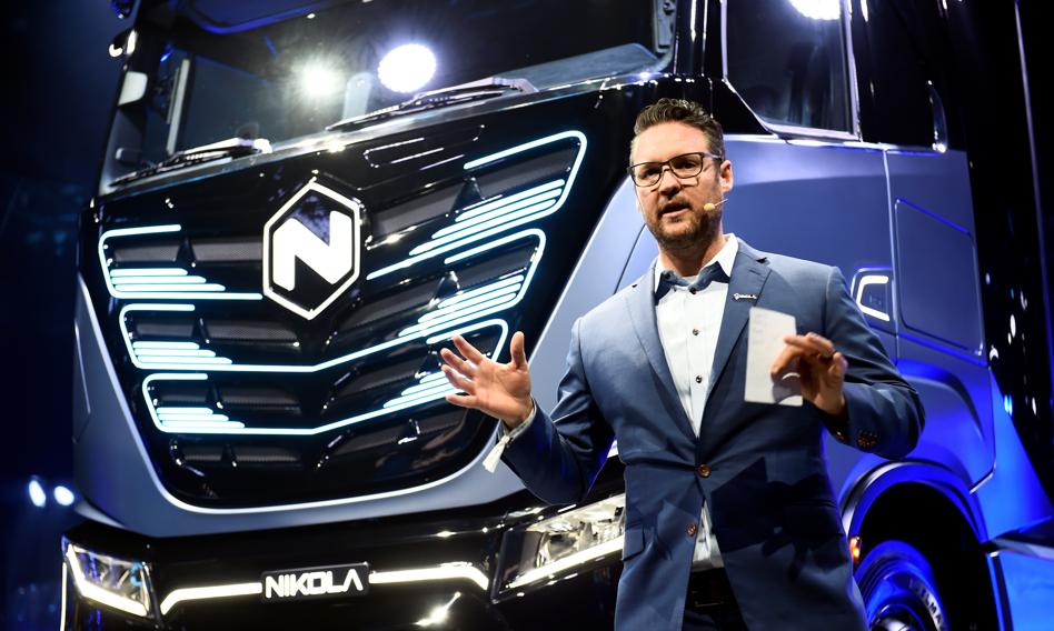 Zjazd bez hamulców z 30 mld do 50 mln dol. Bankrutuje Nikola, zostaje Tesla
