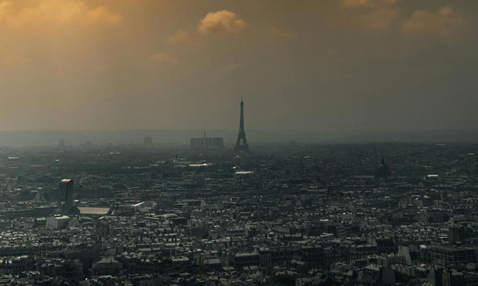 Skończy się tragedią czy burleską? "Francja stała się nie-do-rządzenia"