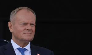 Spór o ceny paliw. Tusk apeluje do prezydenta o podpisanie ustawy
