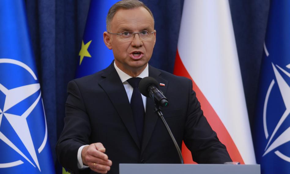 Prezydent złożył poprawkę do konstytucji. Chodzi o wydatki na zbrojenia na poziomie 4 proc. PKB
