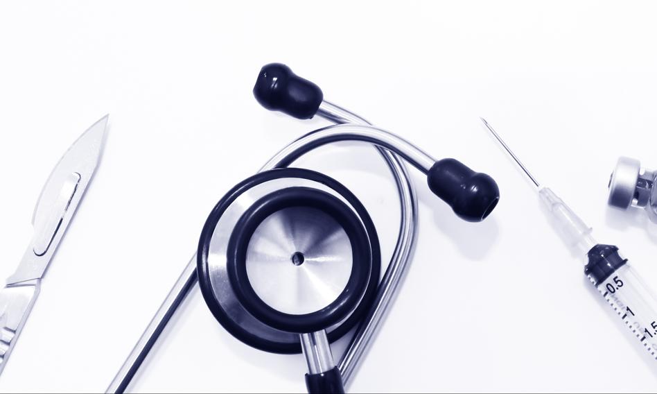 Ortopeda z Ciechanowa zarobił 316 tys. zł w jeden miesiąc, wykonując 90 operacji
