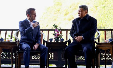 Macron i Xi we wspólnym oświadczeniu wezwali do zawieszenia broni w Ukrainie