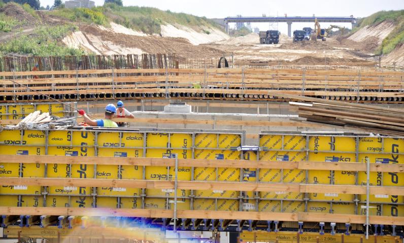 Deloitte: Spadły przychody największych 15 spółek budowlanych