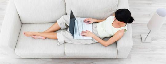 kobieta z komputerem