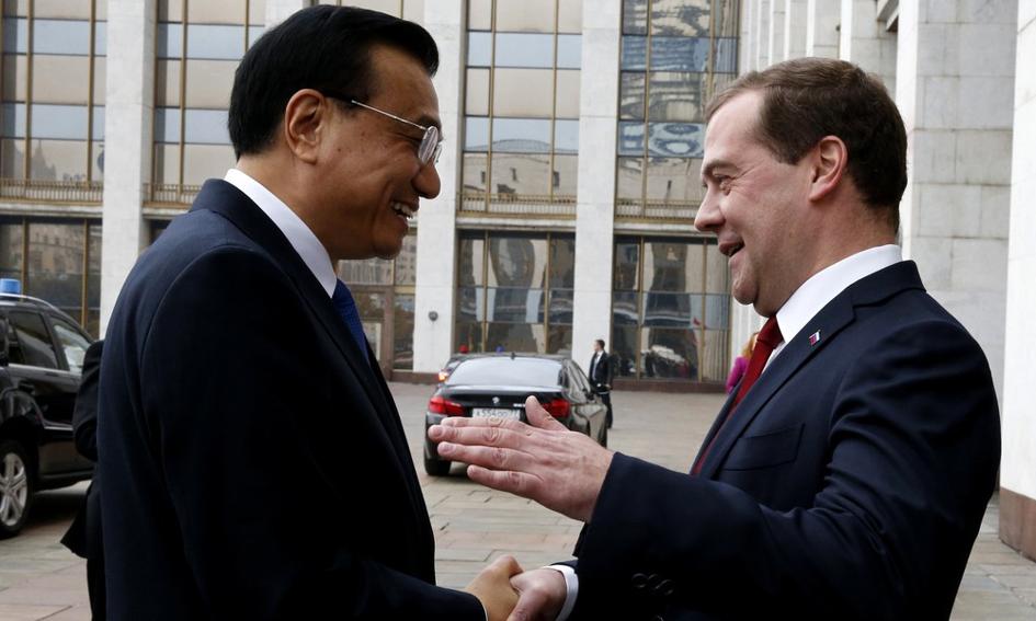 Niedźwiedź paktuje ze Smokiem