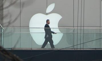 Apple zatrudnia głównie białych mężczyzn. Prezes się kaja