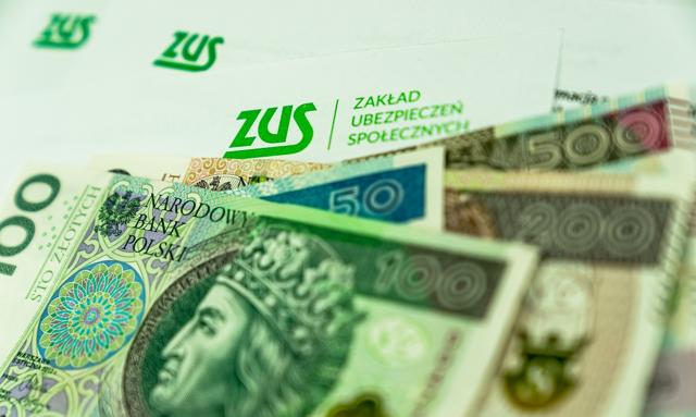 ZUS mrozi pieniądze firm. Zwroty składki zdrowotnej dopiero w sierpniu