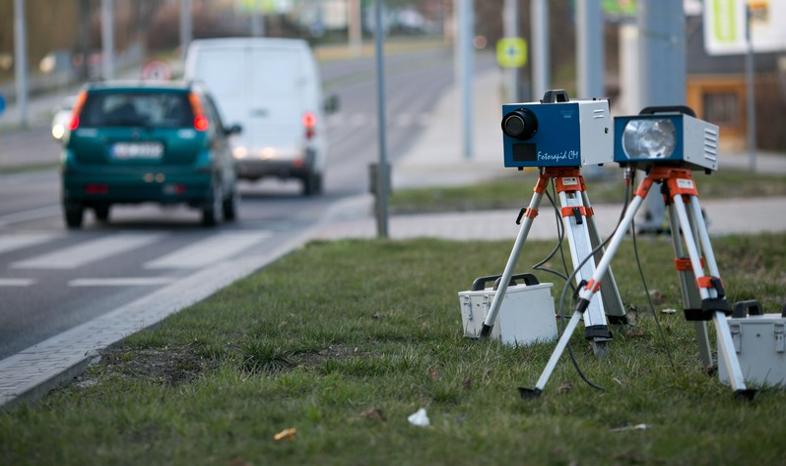Gminy stracą dochody, a łowca fotoradarów pracę