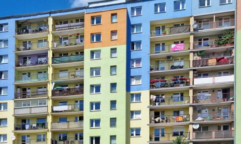 5 tys. zł od balkonu. Kiedy remont kończy się mandatem za samowolę budowlaną