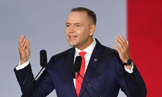 Koncerny paliwowe zapłacą większy podatek. Jest podpis prezydenta