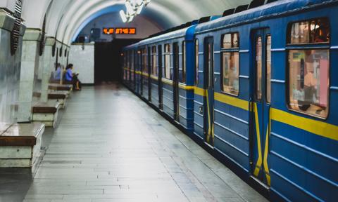 Wielki przekręt na pomocy dla Kijowa. Polska podarowała im wagony metra, a oni ukradli miliony