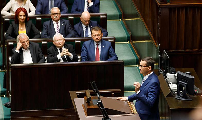 Źródła w PiS: Prowadzimy rozmowy dotyczące zwiększenia liczebności klubu poselskiego