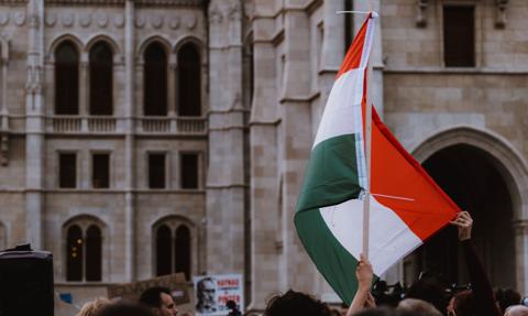 Na Węgrzech demonstracja w obronie wolności mediów. Opozycja domaga się likwidacji „fabryki propagandy”