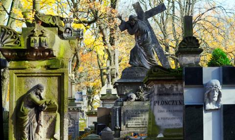 Stare Powązki sklonowane cyfrowo. "Należy zachować to dziedzictwo"