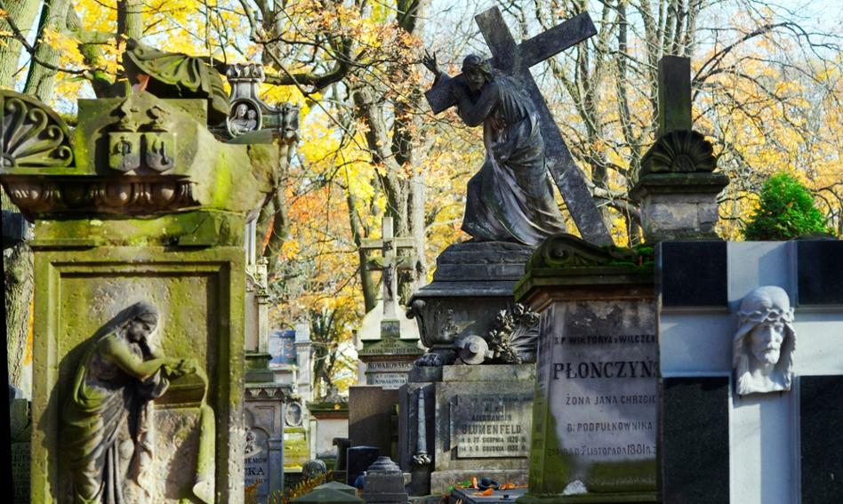 Stare Powązki sklonowane cyfrowo. "Należy zachować to dziedzictwo"