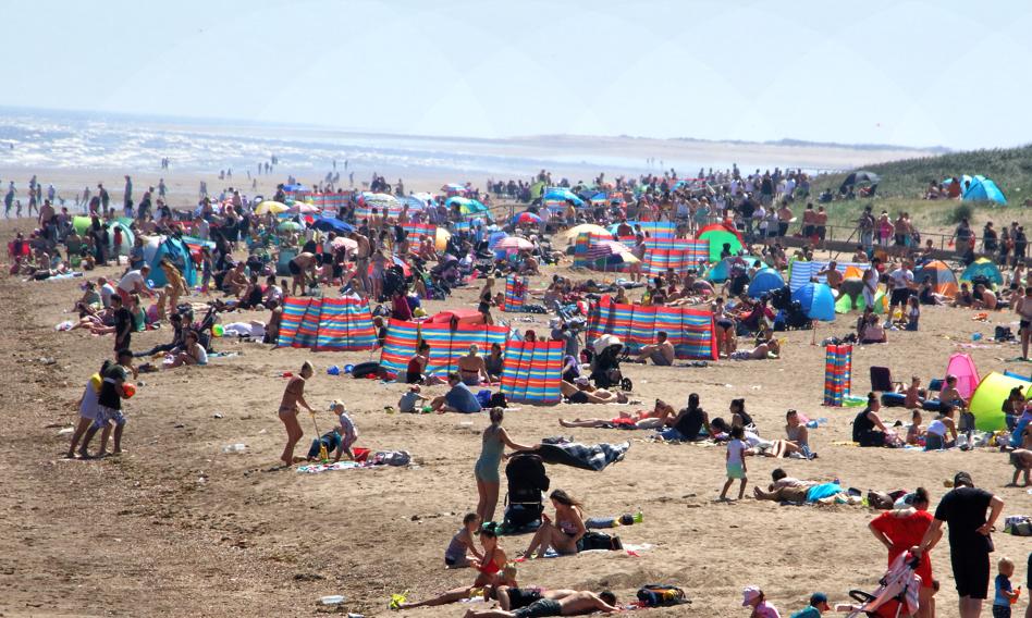 Wzrost zakażeń koronawirusem w Wielkiej Brytanii powodowany przez młodych i niezaszczepionych ludzi