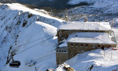 Zjeżdżają na jabłuszkach z Kasprowego. "To proszenie się o tragedię"