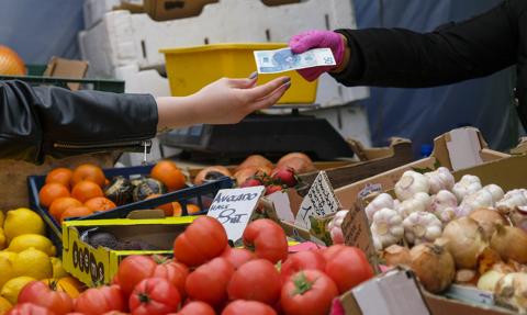 Wyższy VAT na żywność podbił inflację. GUS pokazał, co w kwietniu podrożało najbardziej