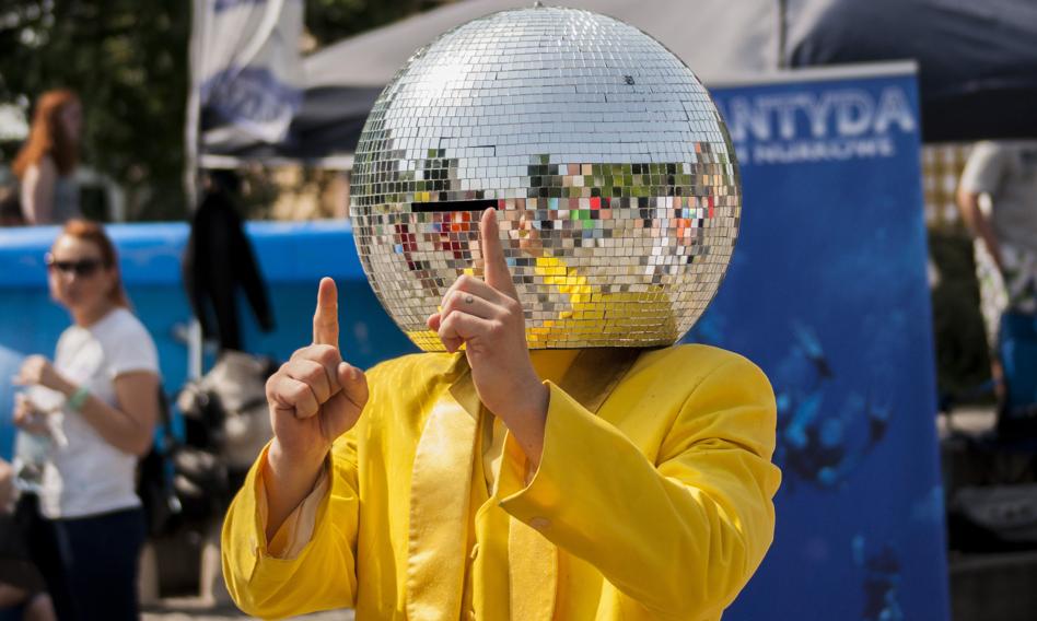 Masz mniej niż 26 lat? Bank proponuje 650 zł. Jak zgarnąć pieniądze?