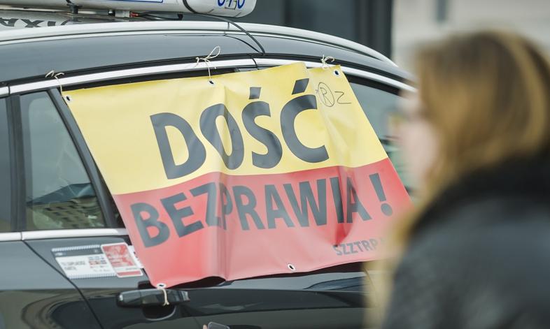 Strajk taksówkarzy. Kto zaciera ręce?