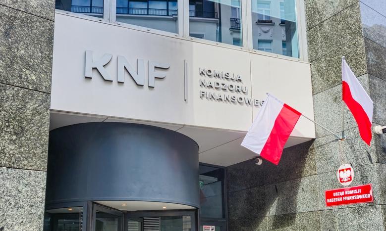 Polacy nieubezpieczeni, katastrofy coraz częstsze. KNF apeluje o zmiany