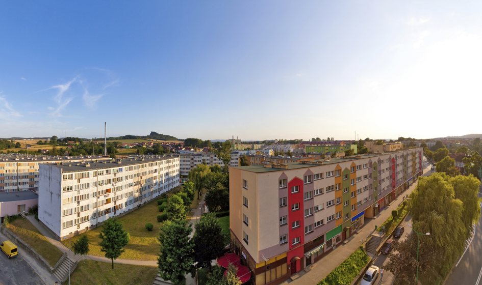 Wakacyjny spokój w cenach mieszkań