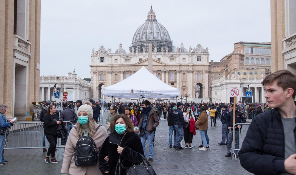 Watykan zaostrza restrykcje covidowe i kary za ich naruszanie